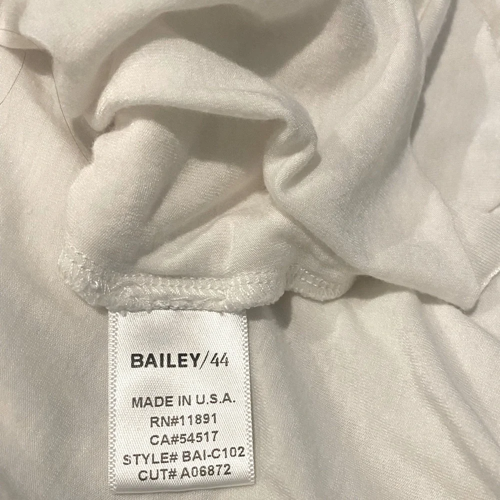 Bailey 44 sleeveless top size medium - Picture 3 of 5